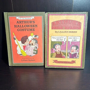 Two I can read books by Arthur’s Halloween Costume Arthur’s Prize Reader